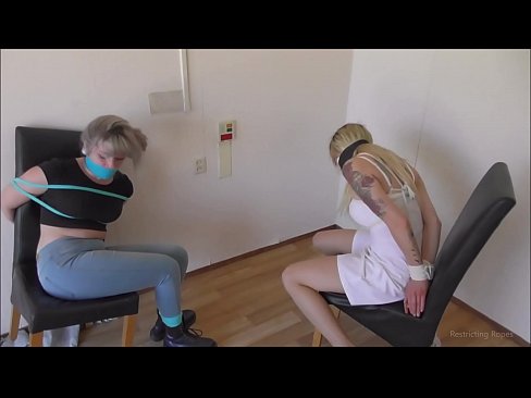 ❤️ Woledzera / womangidwa komanso wotsekeredwa / msungwana wovutika ❤️❌  pa ny.porno-flix.ru  ☑